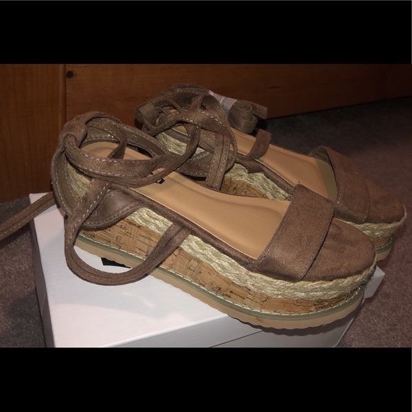 Sandals - Picture 4 of 7